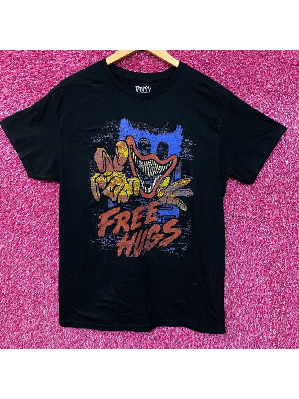Poppy Playtime Huggy Wuggy "Free Hugs" Graphic T-Shirt Medium